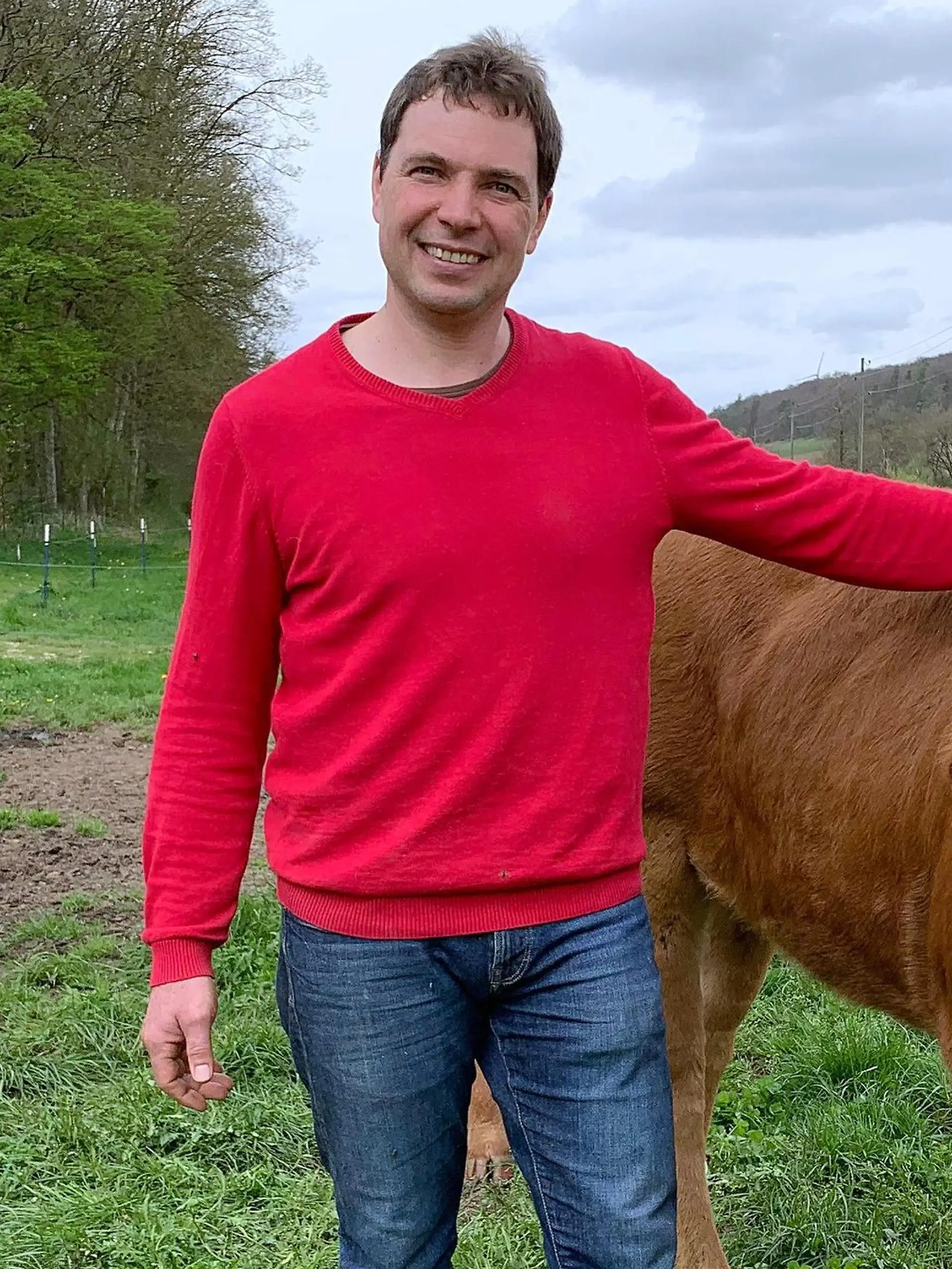 Milchviehhalter Manfred (38) aus Bayern
+++ Die Verwendung des sendungsbezogenen Materials ist nur mit dem Hinweis und Verlinkung auf RTL+ gestattet. +++