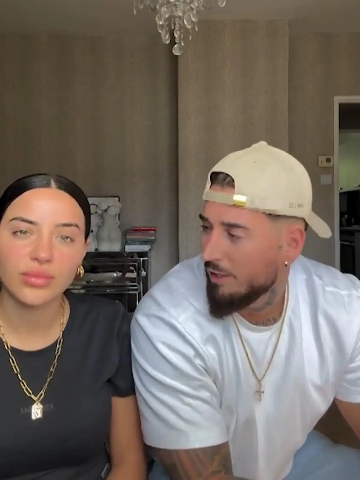 Bild zu: "Leyla und Mike geben Details zum Autounfall preis"