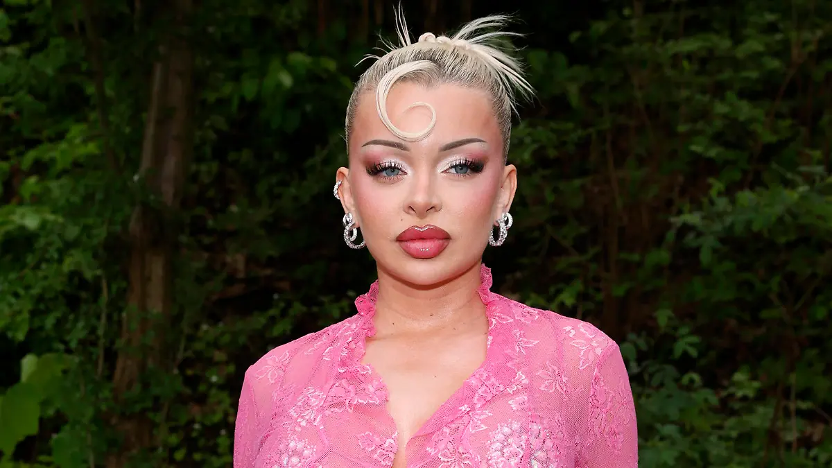 Sängerin Katja Krasavice beim BILD Renntag 2024 auf der Trabrennbahn Gelsenkirchen. Gelsenkirchen, 01.05.2024