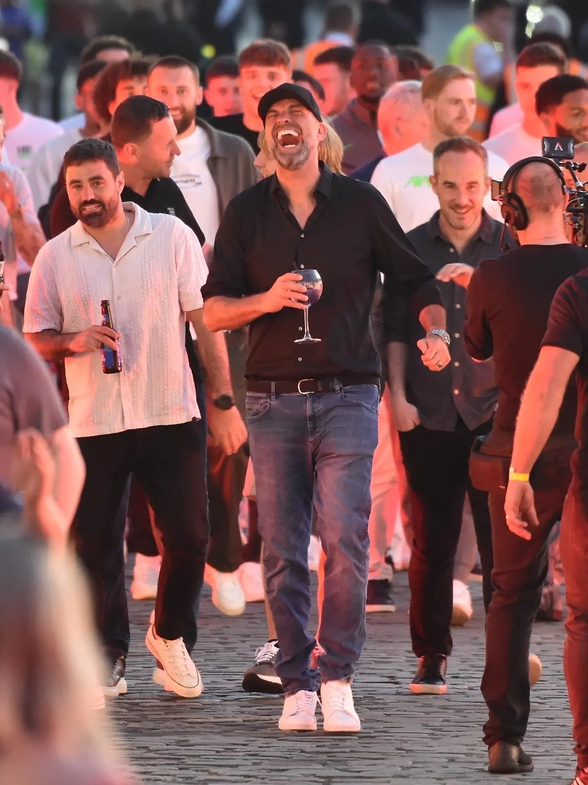 SONDERKONDITIONEN: MINDESTHONORAR: BGUK_2927778 - LIVERPOOL, UNITED KINGDOM - *EXCLUSIVE* - Jürgen Klopp and the Liverpool squad celebrate his incredible tenure at a farewell party at the Titanic Hotel.
Pictured: Jürgen Klopp
BACKGRID UK 19 MAY 2024 
BYLINE MUST READ: DANNY RYAN / BACKGRID

 