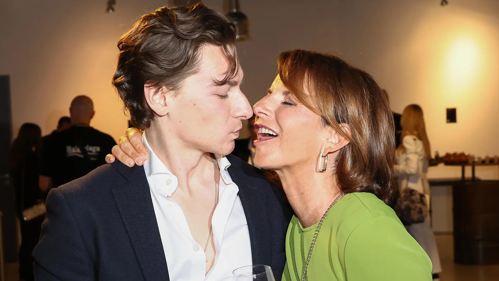 Claudia Obert und Max Suhr bei der PMT Art Exhibition in Hamburg in Hamburg / 270424
***PMT Art Exhibition in Hamburg, Germany, Apr 27th, 2024.***