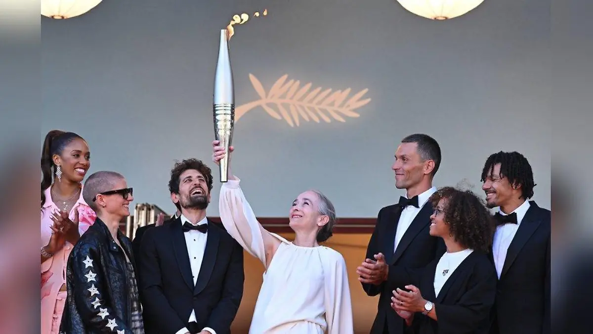 Die Olympische Fackel macht Halt beim Filmfest von Cannes