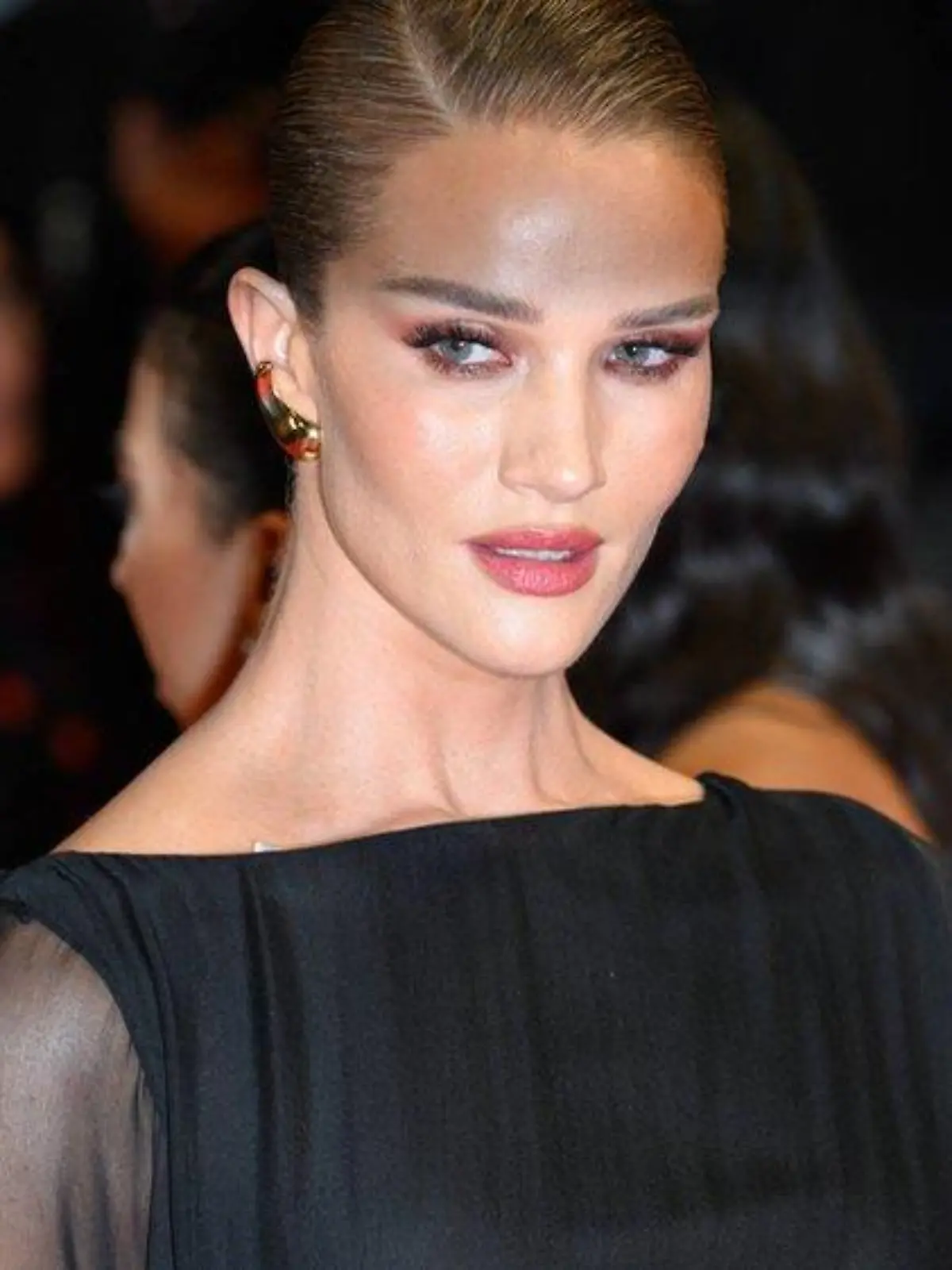Heißer Insta-Post: Rosie Huntington-Whiteley zeigt sich nackt im Bett