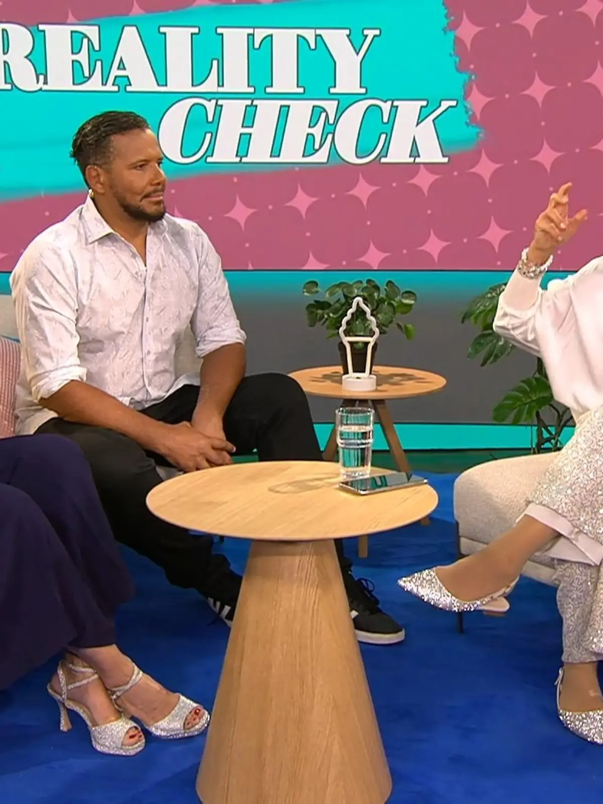 Claudia Obert zelebriert das süße Leben und zeigt sich gern mit einem Glas Schampus in der Hand. Es könnte allerdings von allem noch ein bisschen mehr sein, wie sie in der RTL-Show „Reality Check“ verrät.
