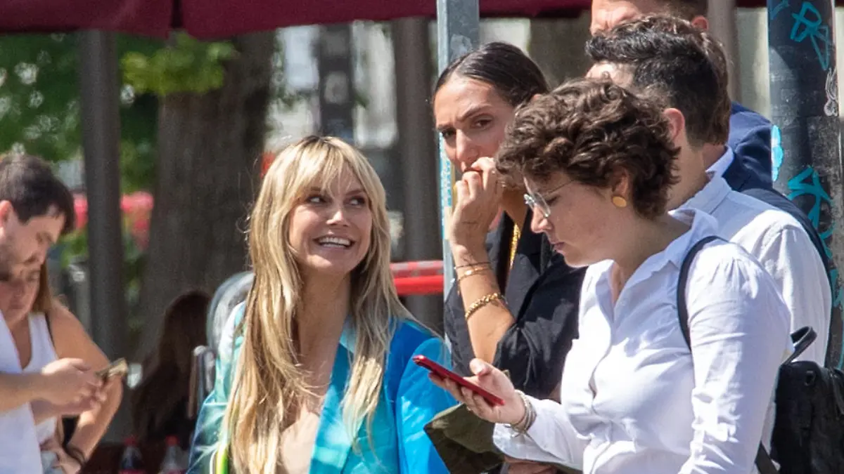 Angebot! Exklusiv! Heidi Klum Geheimbesuch in Berlin! Sie wurde im Bundestag gesehen und beim Bundesministerium für Gesundheit in Sucht- und Drogenfragen