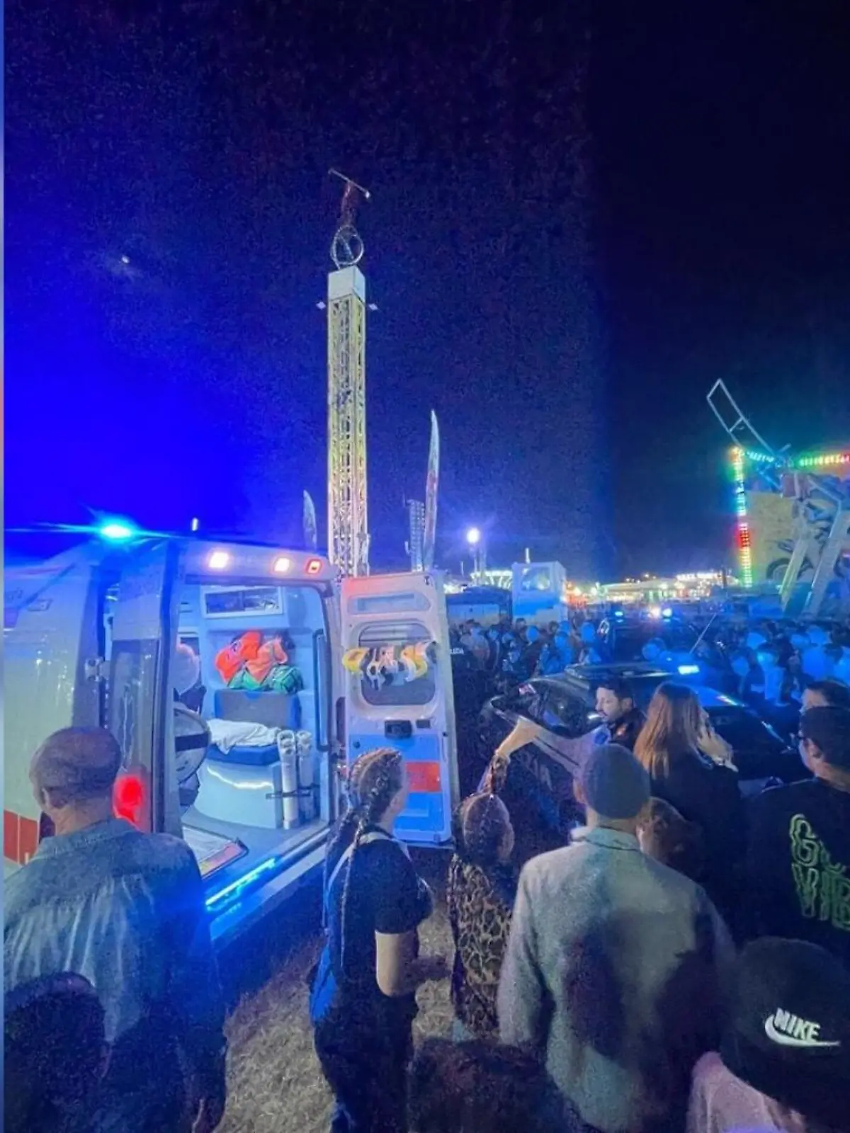 Die Kirmes ist am Montagabend gut besucht, als es zu dem schrecklichen Vorfall kommt.
