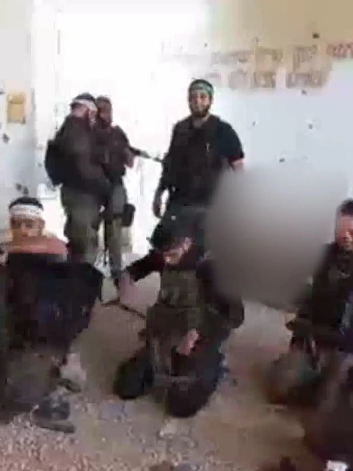 Noch immer sind mehr als 100 israelische Geiseln in den Händen der Hamas. Auch diese fünf Mädchen wurden von der Hamas überfallen.