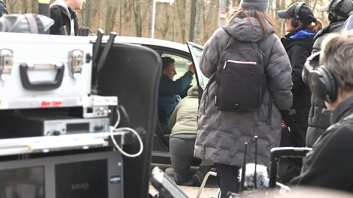 So wurde Michis und Lillys dramatischer Unfall gedreht Hinter den Kulissen von GZSZ