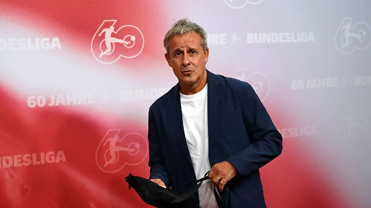 Der frühere Fussballprofi Pierre Littbarski kommt zur Abendveranstaltung zum 60. Geburtstag der Bundesliga.