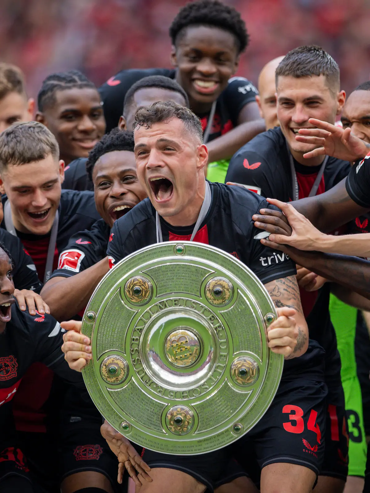 Leverkusen, Germany. 18th Mai 2024. Granit Xhaka Leverkusen mit Meisterschale,Jeremie Frimpong Leverkusen Amine Adli Leverkusen Florian Wirtz Leverkusen Nathan Tella Leverkusen Patrik Schick Leverkusen Victor Boniface Leverkusen Alejandro Grimaldo Leverkusen Bayer Leverkusen - FC Augsburg 18.05.2024 *** Leverkusen, Germany 18th May 2024 Granit Xhaka Leverkusen with championship trophy,Jeremie Frimpong Leverkusen Amine Adli Leverkusen Florian Wirtz Leverkusen Nathan Tella Leverkusen Patrik Schick Leverkusen Victor Boniface Leverkusen Alejandro Grimaldo Leverkusen Bayer Leverkusen FC Augsburg 18 05 2024
