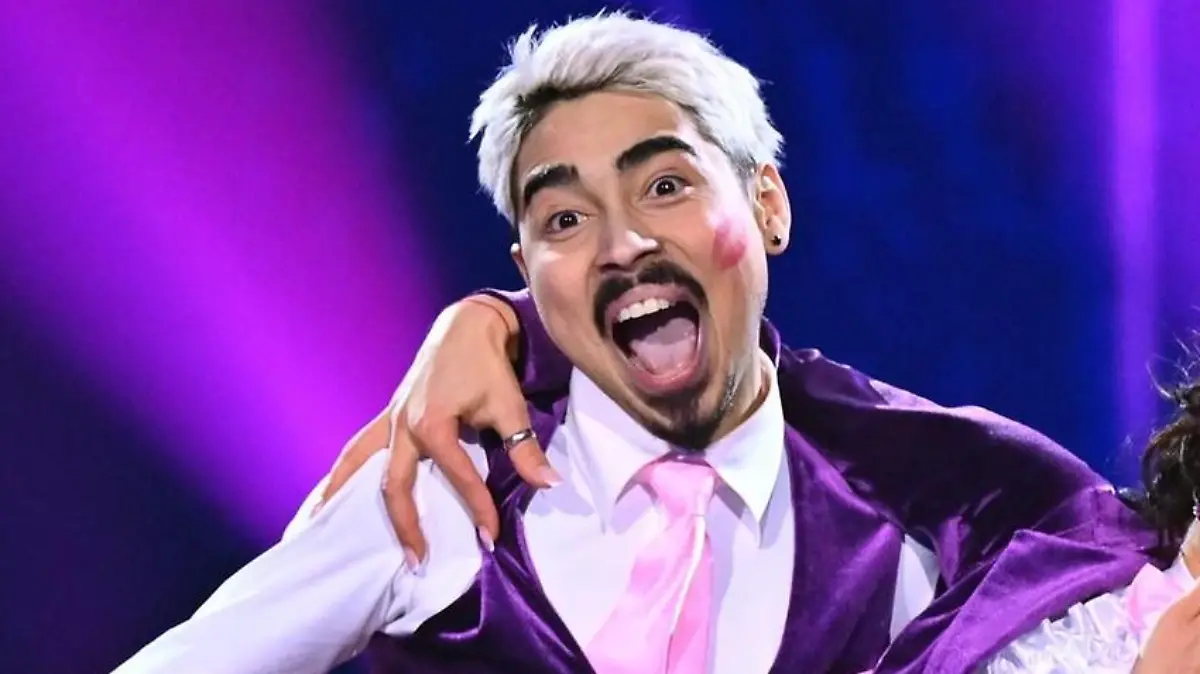 Tony Bauer und Anastasia Stan tanzen Quickstep.   

+++ Die Verwendung des sendungsbezogenen Materials ist nur mit dem Hinweis und Verlinkung auf RTL+ gestattet. +++