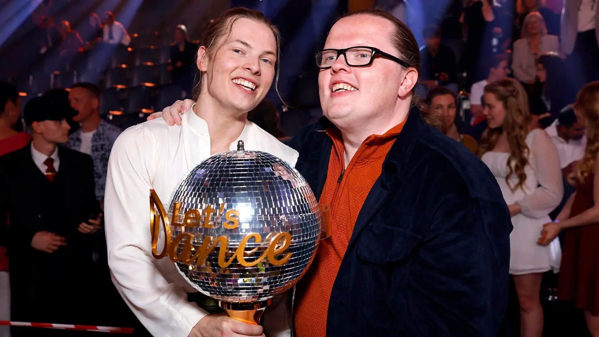Sänger Gabriel Kelly und sein Vater Angelo Kelly