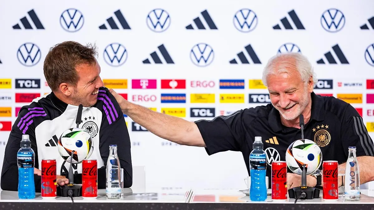 27.05.2024, GER, Fussball, Maenner, Saison 2023/2024, DFB Nationalmannschaft Trainingslager Blankenhain Eröffnungspressekonferenz im Schloss Blankenhain Zur Eröffnungspressekonferenz sind dabei, Julian Nagelsmann DFB Nationalmannschaft Cheftrainer und Rudi Voeller 99444 Blankenhain Schloss Blankenhain Thüringen Deutschland *** 27 05 2024, GER, Football, Men, Season 2023 2024, DFB National Team Training Camp Blankenhain Opening Press Conference at Blankenhain Castle The opening press conference will be attended by Julian Nagelsmann DFB National Team Head Coach and Rudi Voeller 99444 Blankenhain Castle Blankenhain Thuringia Germany