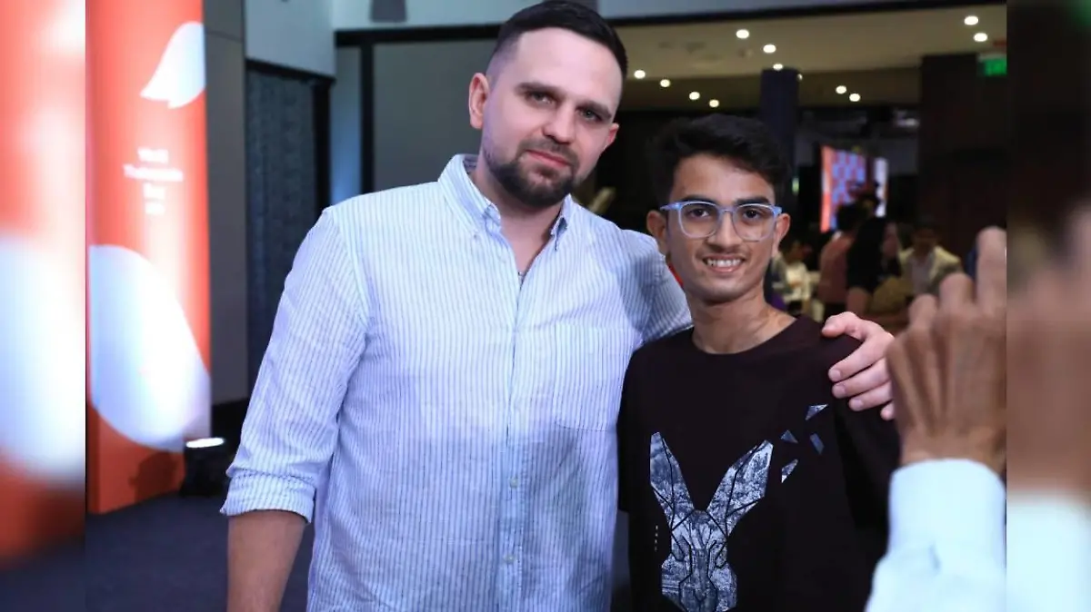 Roman Simnizki (30) und Chirag Chandra (17)