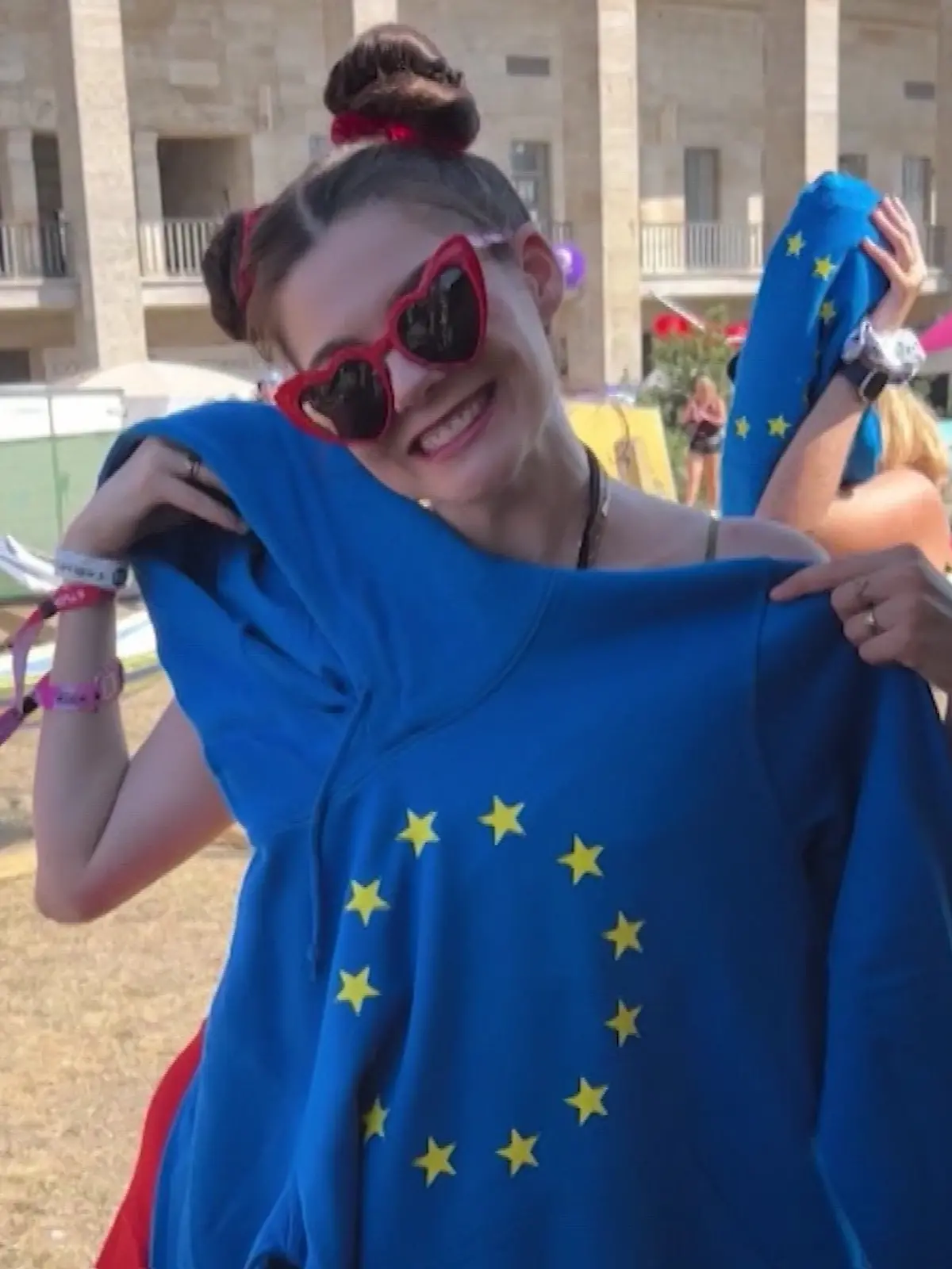Schon 16-Jährige dürfen bei dieser Europa-Wahl wählen: Das sind mehr als eine Million Jugendliche in Deutschland, mehr als eine Million potenzielle Wähler! Die EU holt sich nun Unterstützung von Influencern.