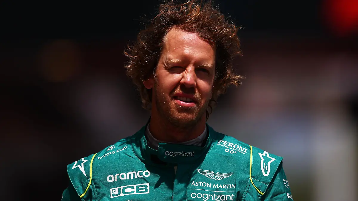 Barcelona, Spain, 20th May 2022; Sebastian VETTEL, GER, Aston Martin Formula 1 team, Aston Martin AMR22 Mercedes during the FIA F1 World Championship. Formula 1 Grand Prix of Spain, Circuit de Catalunya - fee liable image - Photo Credit: ? ALONSO / ATPimages