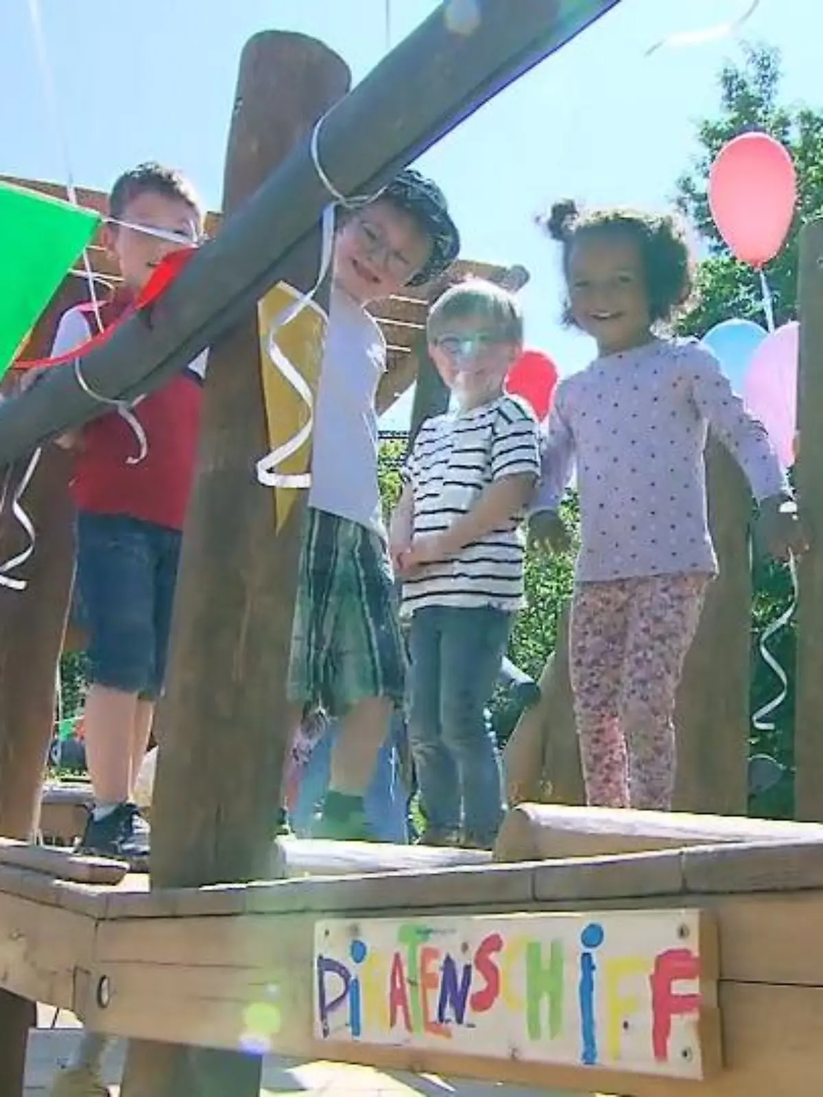 Bild zu: "Kleine Abgeordnete ganz groß"