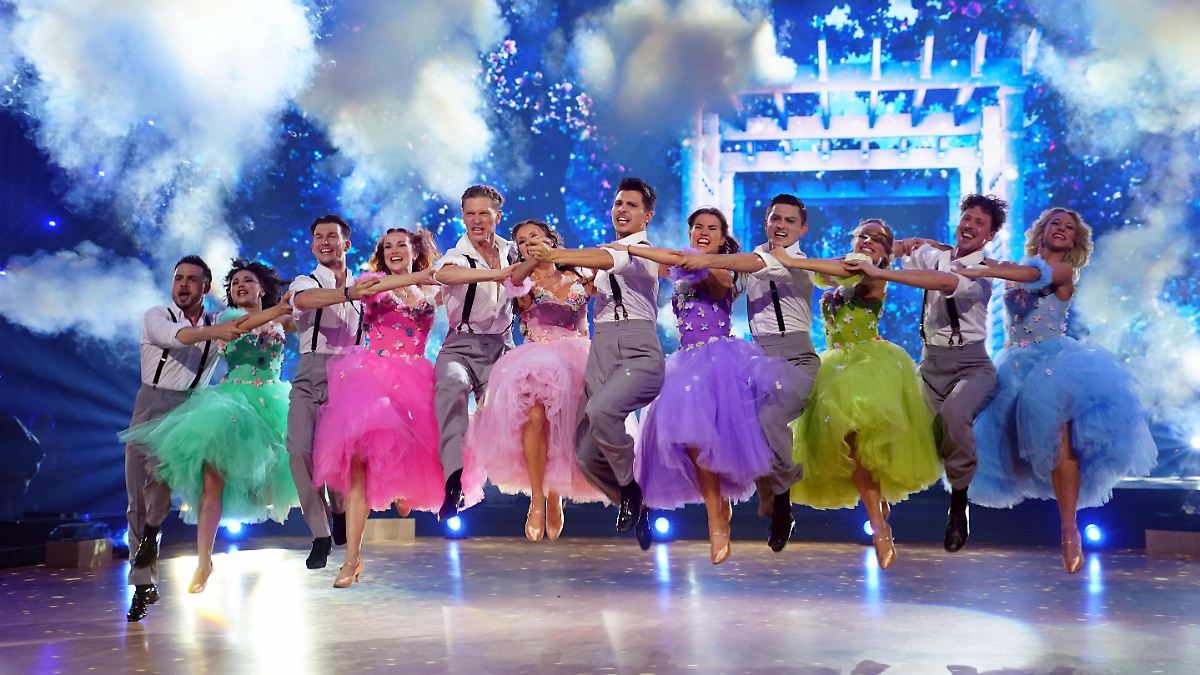 Chi balla cosa?  Tutti i balli, i canti e i ballerini professionisti!