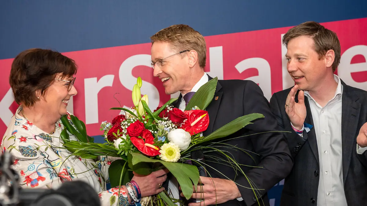 News Bilder des Tages Kiel, Deutschland 8. Mai 2022, Landtagswahl, Schleswig-Holstein hat gewählt Impressionen von der CDU Wahlparty nach der ersten Prognose *** Kiel, Germany 8 May 2022, state election, Schleswig Holstein has elected Impressions of the CDU election party after the first forecast