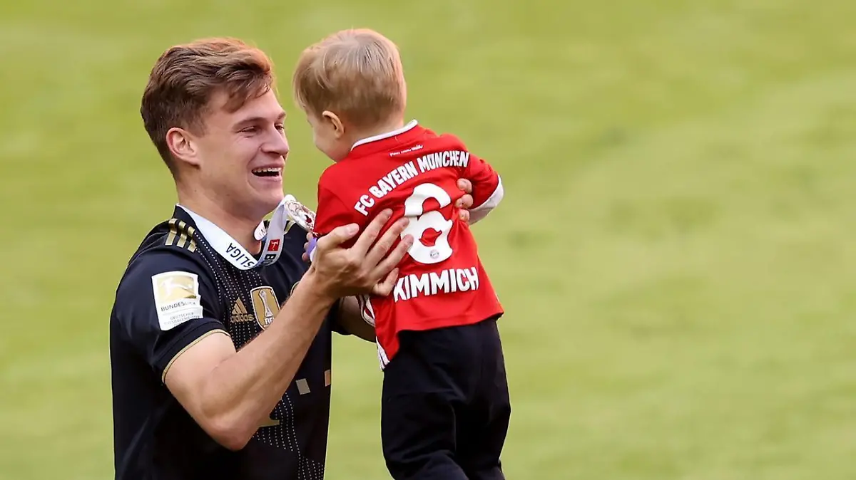 Joshua Kimmich mit seinem Sohn