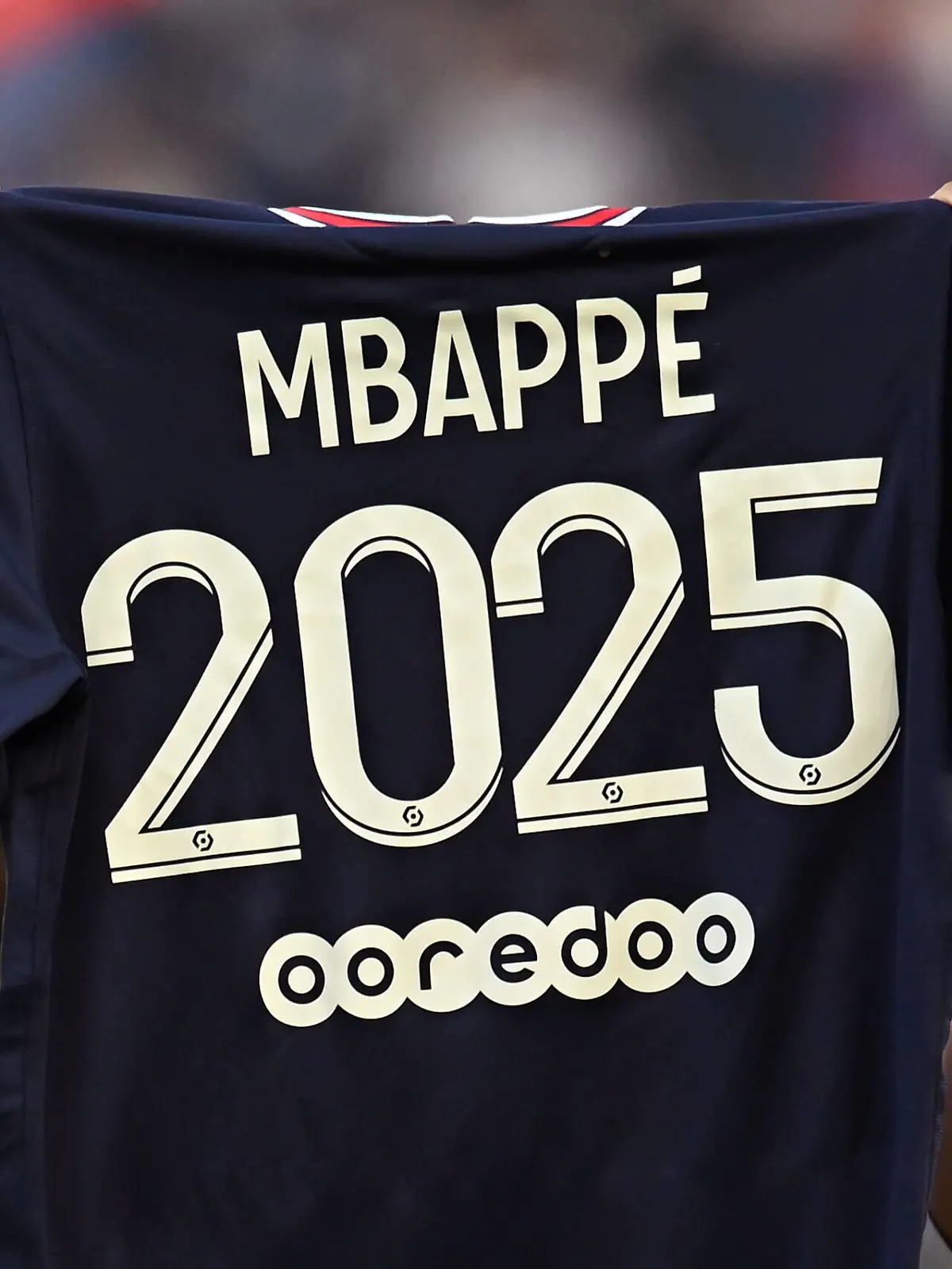  Kylian Mbappe with the president Nasser announces that he will stay at PSG during the match between PSG and FC Metz at the Parc des Princes in Paris on May 21, 2022. PUBLICATIONxINxGERxSUIxAUTxONLY JulienxMattiax/xLexPictorium LePictorium_0263435