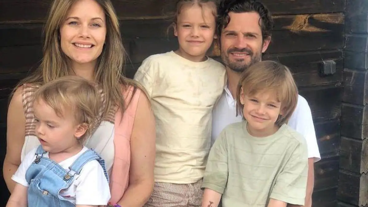 Prinzessin Sofia und Prinz Carl Philipp von Schweden mit ihren Söhnen