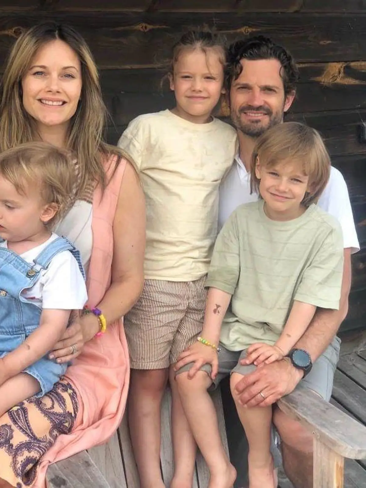 Prinzessin Sofia und Prinz Carl Philipp von Schweden mit ihren Söhnen