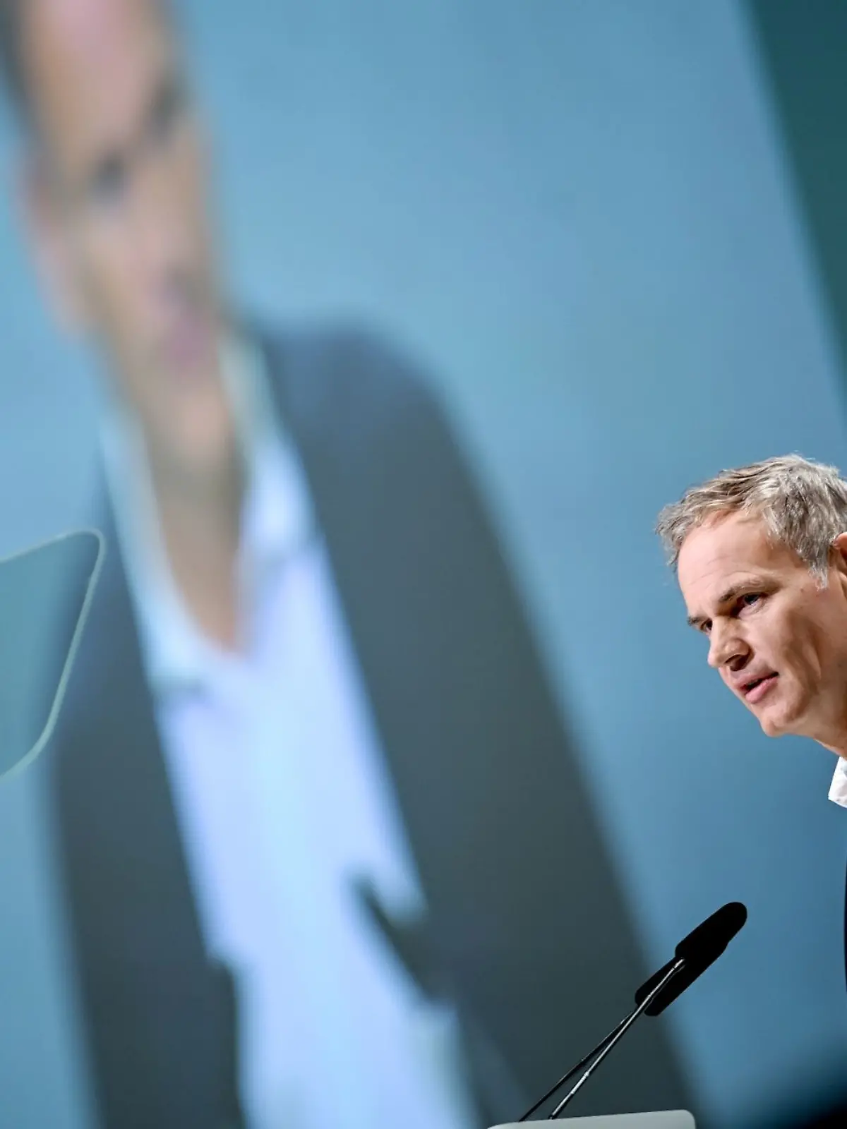 Bild zu: "DAS kassieren die Top-Manager!"