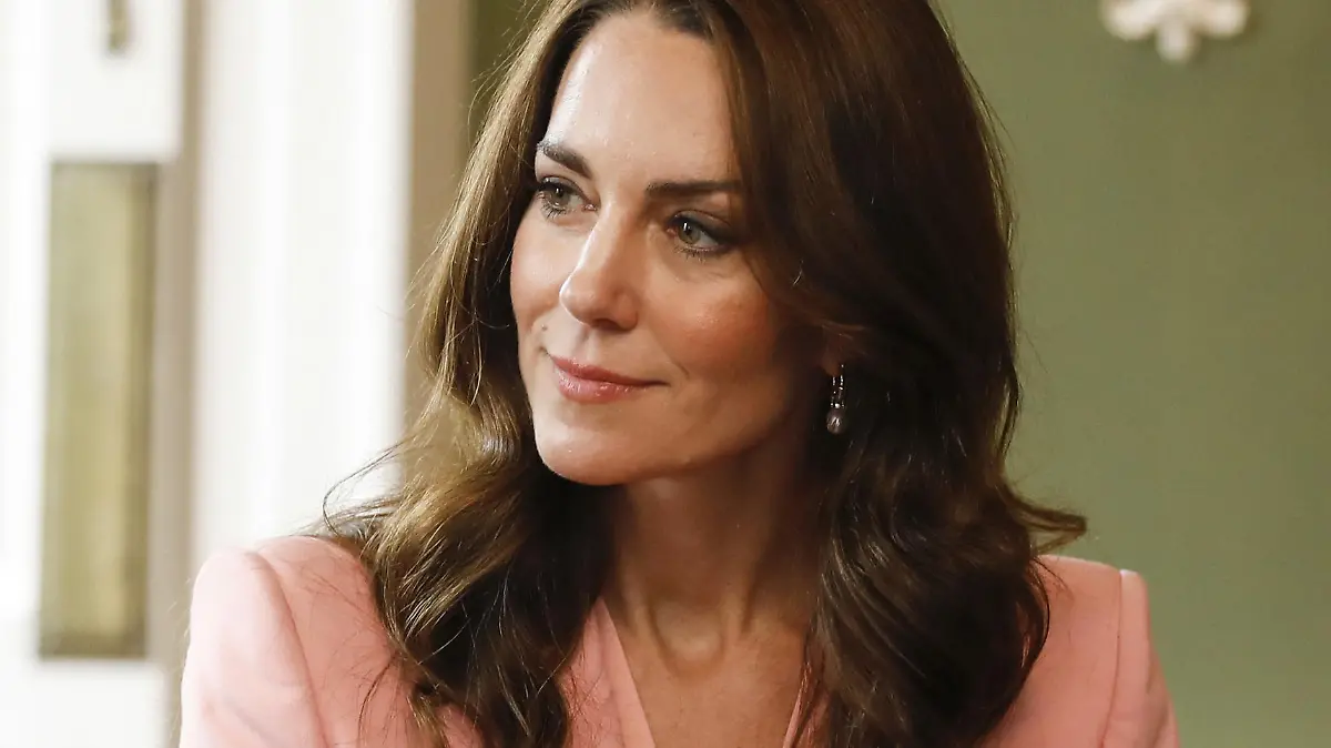 25.05.2023, Großbritannien, London: Kate, Prinzessin von Wales, Schirmherrin des Foundling Museum, während ihres Besuchs im Museum. Das Museum war früher das erste britische Pflegeheim für Kinder. Die Prinzessin trifft dort mit Menschen zusammen, die Erfahrungen mit dem Pflegesystem gemacht haben, sowie mit Pflege- und Adoptiveltern, um von deren Erfahrungen zu hören. Foto: Tristan Fewings/PA Wire/dpa +++ dpa-Bildfunk +++