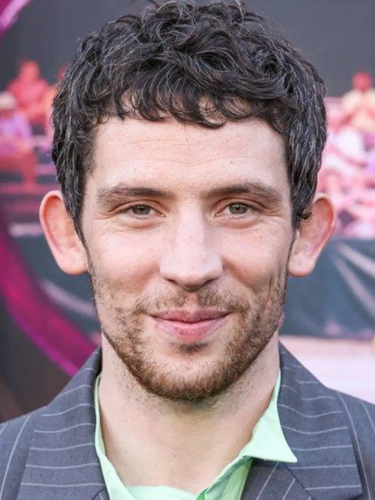 Josh O'Connor: Das muss man über den Shootingstar wissen