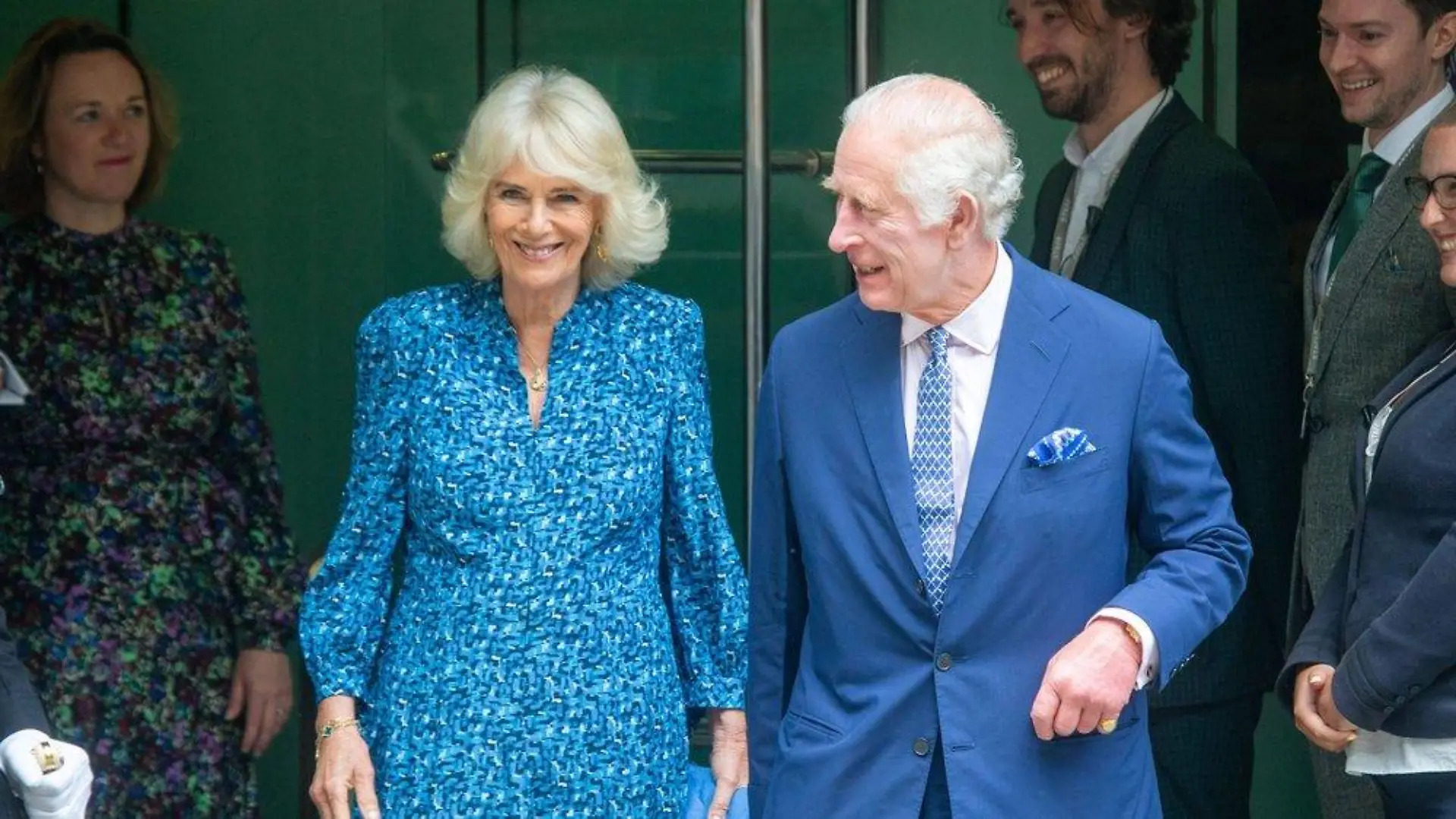 König Charles und Camilla: Was machen sie auf einer Schauspielschule?