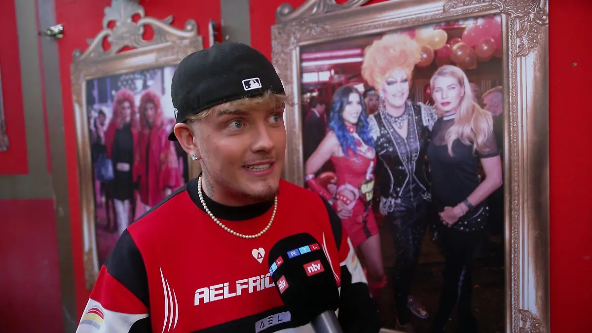 Im Clinch mit Kim Virginia? Twenty4Tim selbst versteht die Welt nicht mehr.
