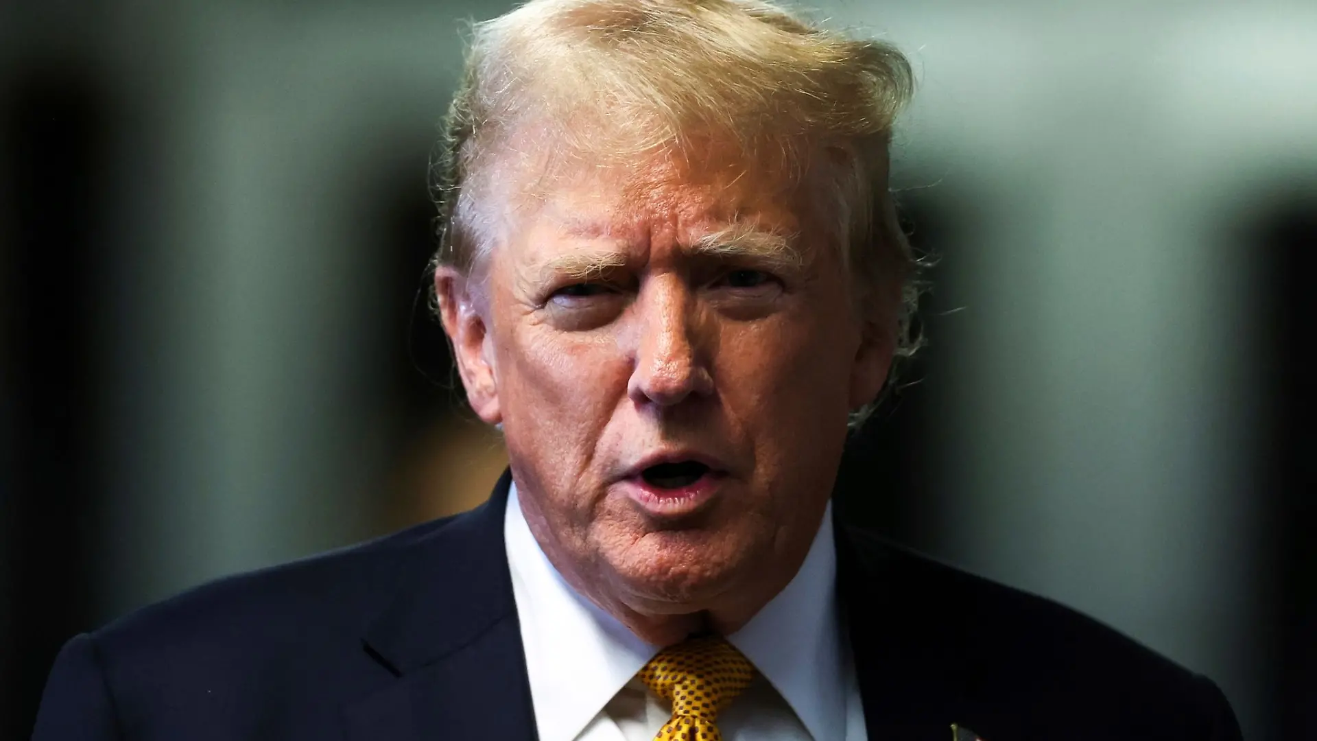 Bei einer Verurteilung droht Donald Trump eine Geldstrafe oder eine mehrjährige Freiheitsstrafe, die auch zur Bewährung ausgesetzt werden könnte.