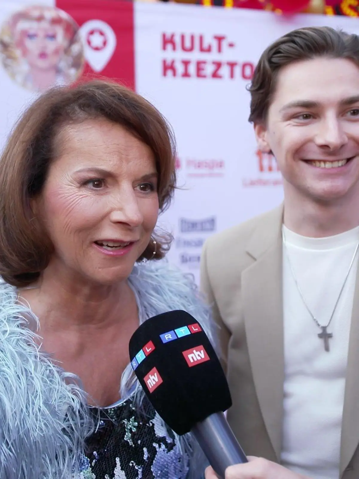 Claudia Obert und Max Suhr bei Olivia Jones großer Sommerparty im Hamburg