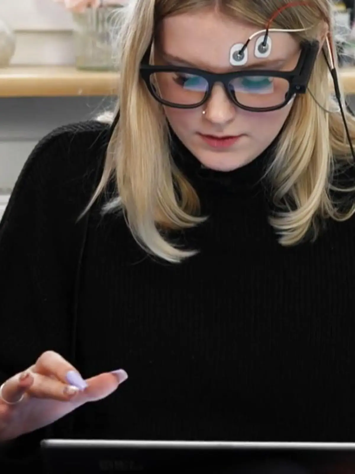 Wann habt ihr das letzte Mal im Internet eingekauft?

Kauft ihr dort immer ein, weil ihr etwas wirklich benötigt - oder auch öfter, weil es gerade so günstig ist? Oder angeblich nur noch ein paar Stück auf Lager sind? Mit welchen fiesen Psycho-Tricks ihr zum Kauf verführt werdet, seht ihr im Video!