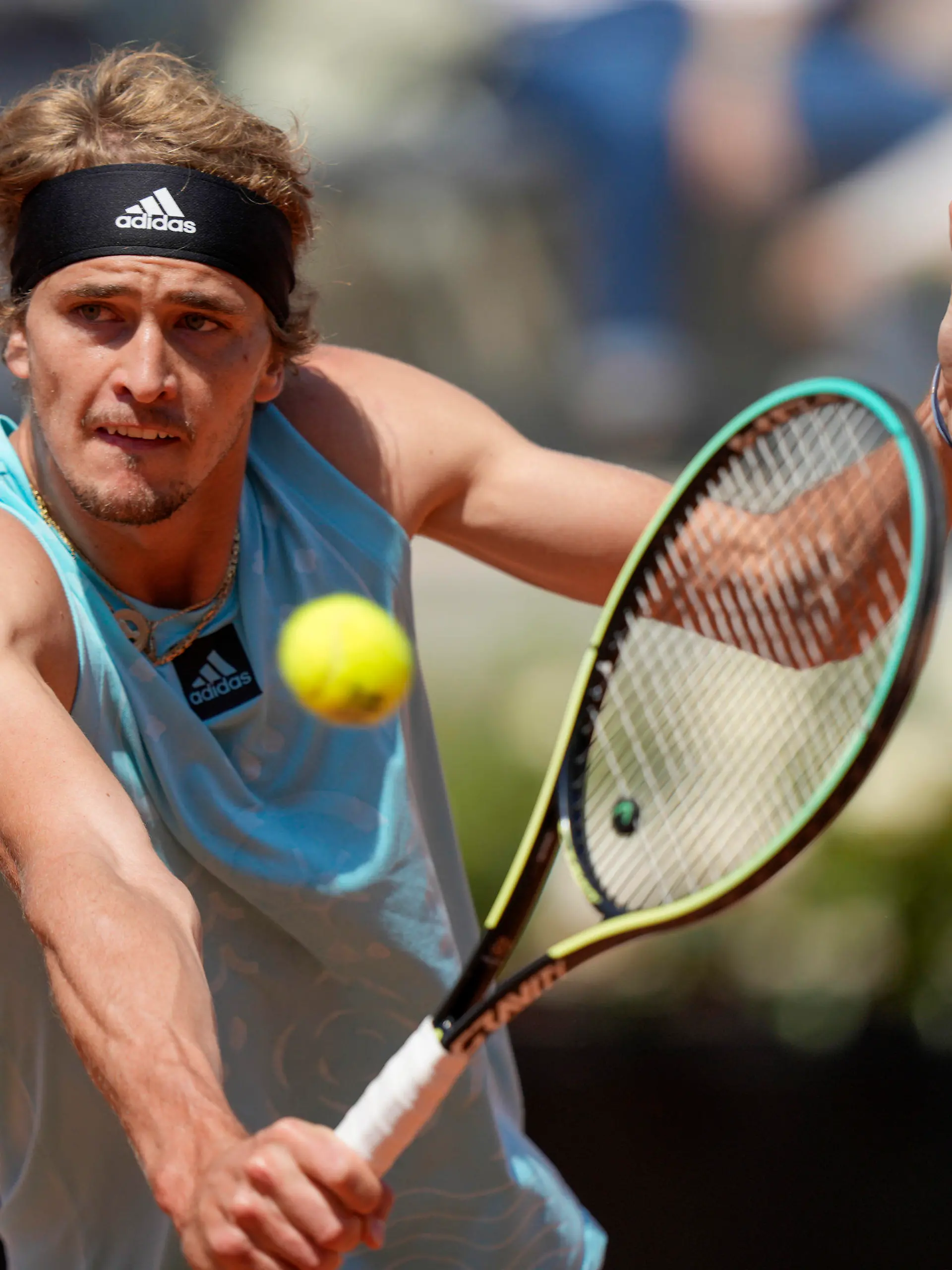 ARCHIV - 11.05.2022, Italien, Rom: Tennis: ATP-Tour - Rom, Einzel, Herren, 2. Runde, Baez (Argentinien) - Zverev (Deutschland): Alexander Zverev in Aktion. (zu dpa "Unter dem Radar zum großen Coup? Zverev in Paris in neuer Rolle") Foto: Andrew Medichini/AP/dpa +++ dpa-Bildfunk +++