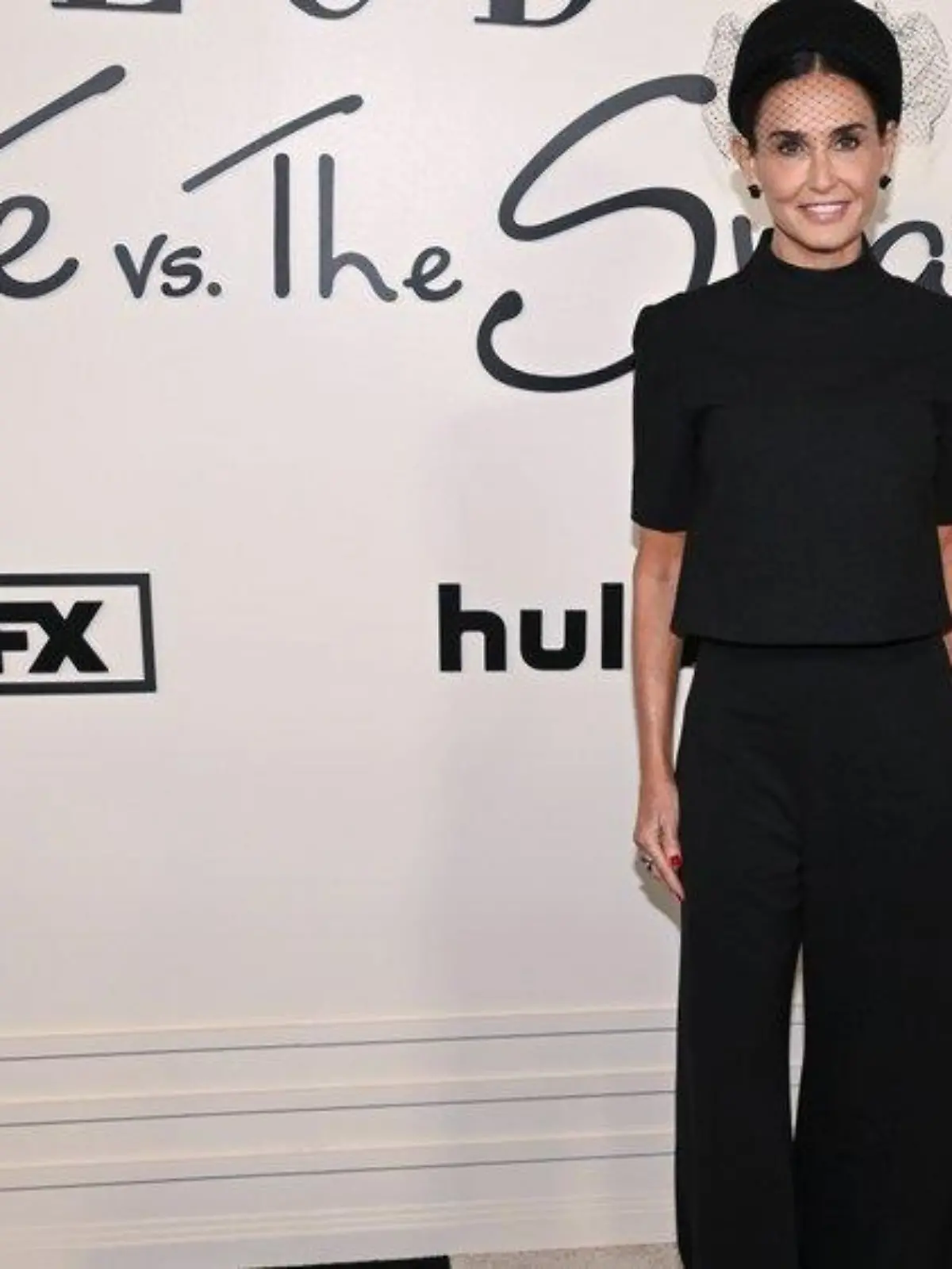 Mit Hut: Schauspielstar Demi Moore zeigt sich im Retro-Look