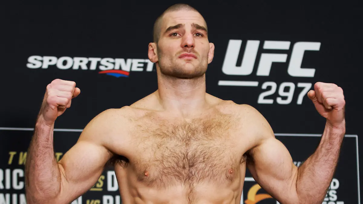 January 19, 2024, Toronto, On, CANADA: Sean Strickland weighs in ahead of his UFC Middleweight title bout, in Toronto on Friday, Jan. 19, 2024. Canada News - January 19, 2024 PUBLICATIONxINxGERxSUIxAUTxONLY - ZUMAc35_ 20240119_zaf_c35_001 Copyright: xColexBurstonx