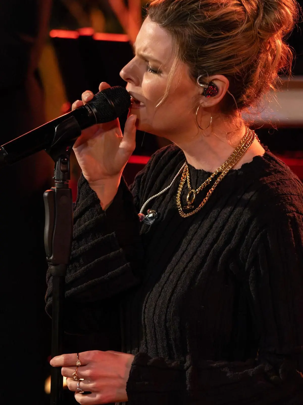Bild zu: "Eva Briegel verzaubert Joy Denalane mit ihrer Version"