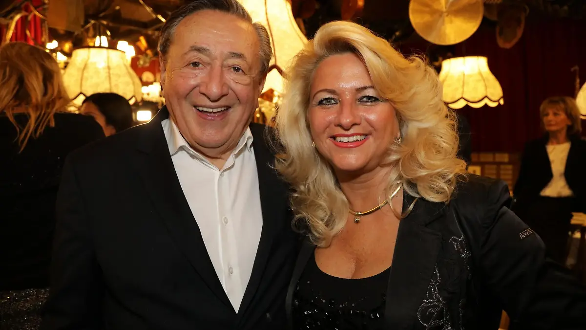 richard-lugner-und-sonja-schoenanger-lachen.jpg