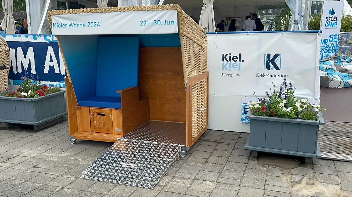 Dieser Rollstuhl-Strandkorb wird erstmals auf der Kieler Woche stehen.