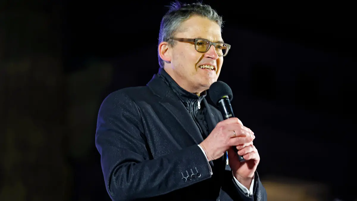 Roderich Kiesewetter bei der Demonstration und Kundgebung zum Jahrestag des russischen Überfalls unter dem Motto 'Wir werden nie vergessen' vor dem Brandenburger Tor. Berlin, 24.02.2023