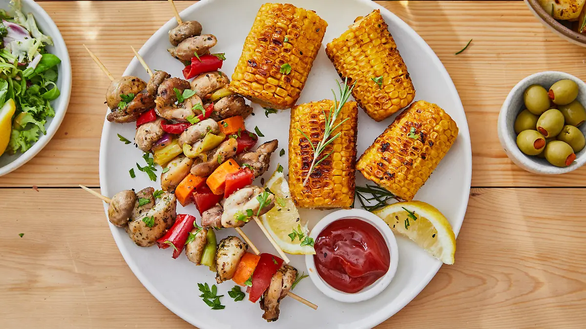 Grillteller mit Sauce