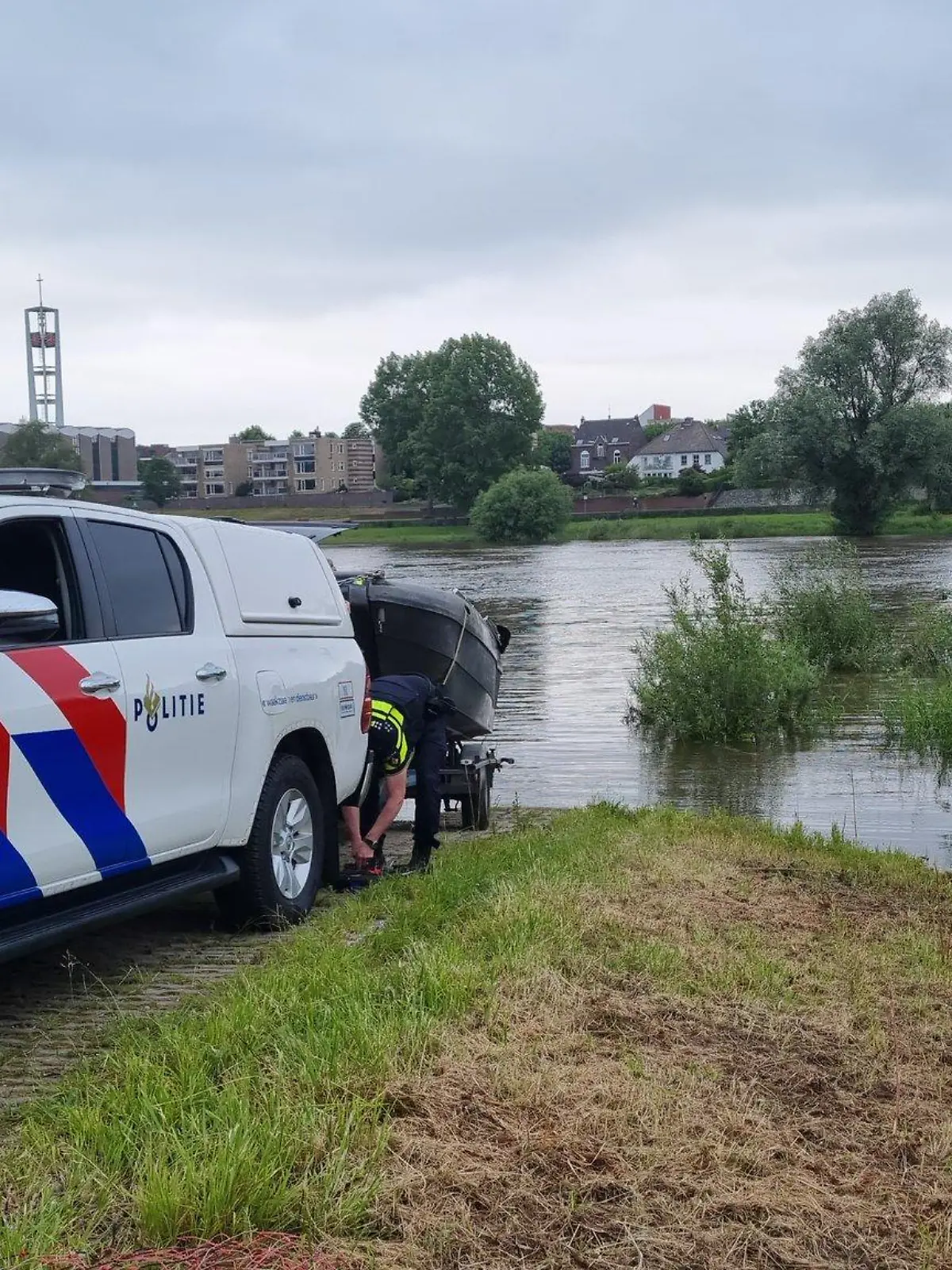 Im niederländischen Venlo sucht die Polizei nach den vermissten Männern.
