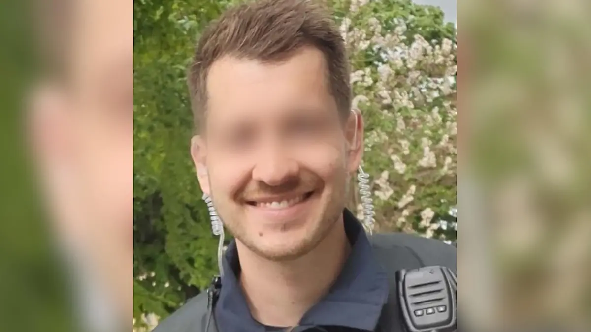Ein Polizist im Portrait.