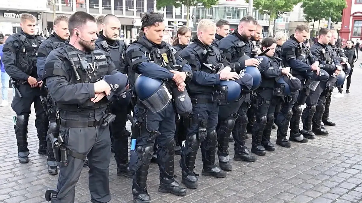 Mannheim: Polizisten trauern um getöteten Kollegen 