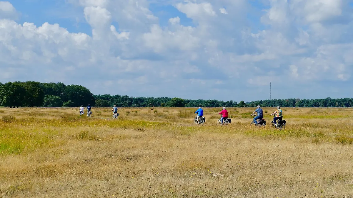 Das Flachland im Norden bietet ideale Bedingungen für entspannte Fahrradtouren.