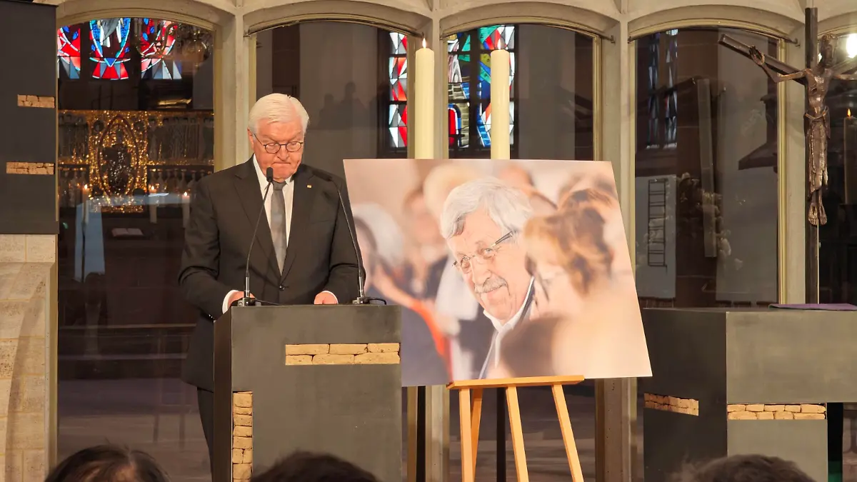 02.06.2024 xkhx Kassel, Kassel,Martinskirche Gedenken - 5. Jahrestag der Ermordung des Kasseler Regierungspräsidenten Dr. Walter Lübcke Bild zeigt: Bundespräsident Frank-Walter Steinmeier SPD bei seiner Rede *** 02 06 2024 xkhx Kassel, Kassel,Martinskirche Commemoration of the 5th anniversary of the assassination of the Kassel District President Dr. Walter Lübcke Picture shows Federal President Frank Walter Steinmeier SPD during his speech KH