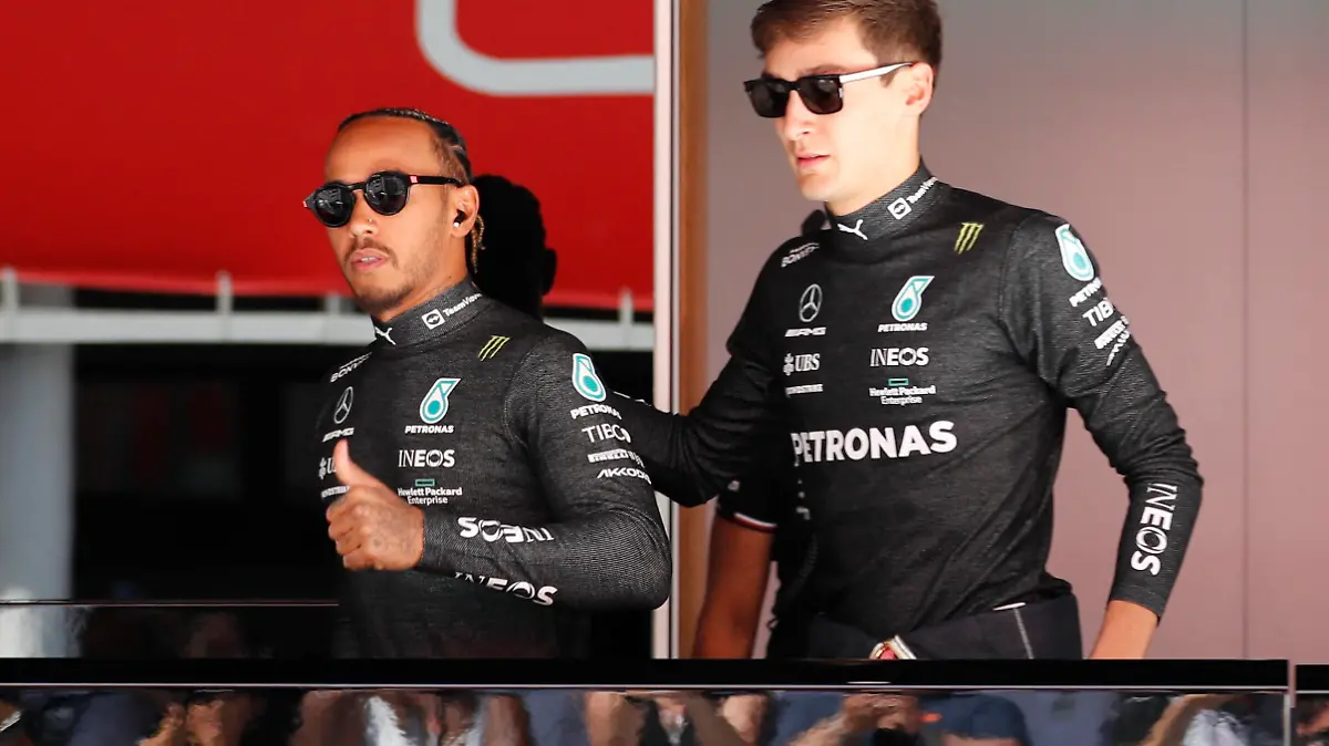 Formula One F1 - Spanish Grand Prix - Circuit de Barcelona-Catalunya, Barcelona, Spain - May 21, 2022  Mercedes' Lewis Hamilton and George Russell ahead of qualifying REUTERS/Nacho Doce