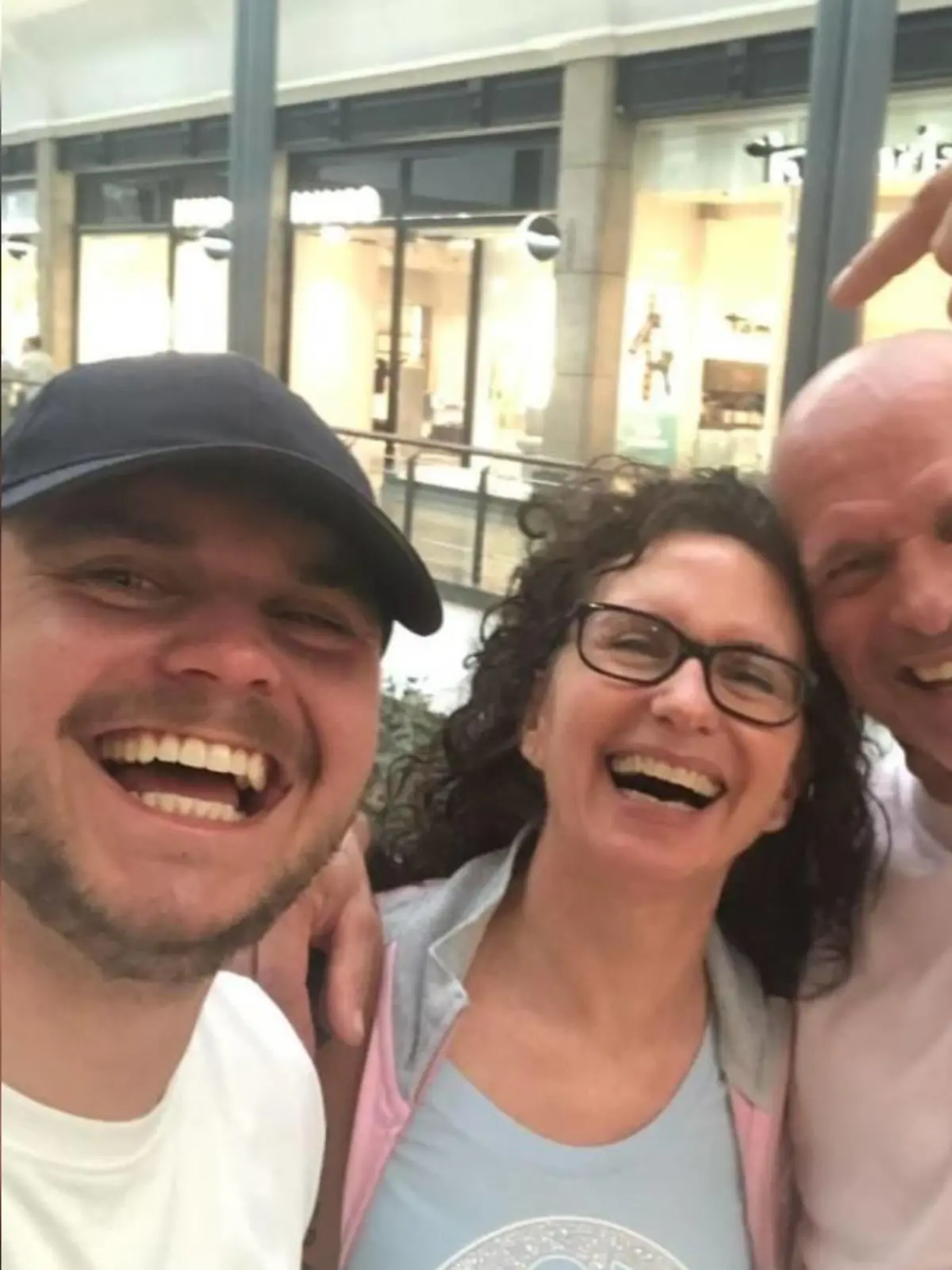 Nico, Alexandra und Thorsten - Familie Legat endlich wieder vereint.